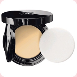 Vitalumiere Aqua  Cream Compact SPF 15 Chanel Cosmetic